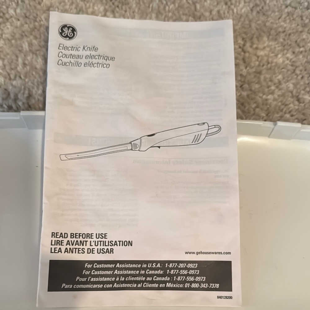 GE White Electric Knife Set